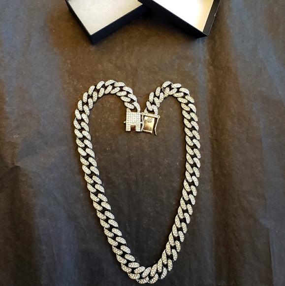 Miami Cuban Iced Out Chain (18 inches) - Picture 2 of 4